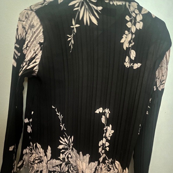 Rag Cie Bohemian Button blouse Black with Pink floral print Bell sleeves - Picture 2 of 10